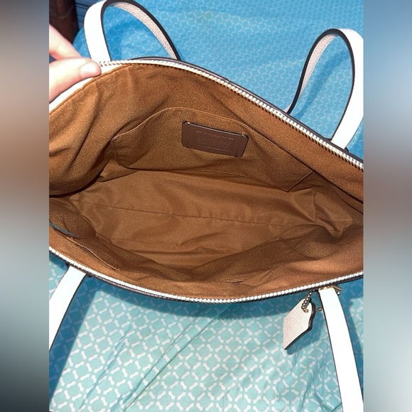 coach purse - Picture 4 of 4